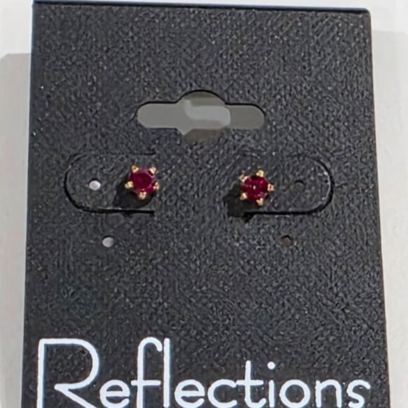 Swarovski Crystal Stud Earrings – Gold Overlay - Red Stone - Luxury Jewelry - Picture 5 of 5